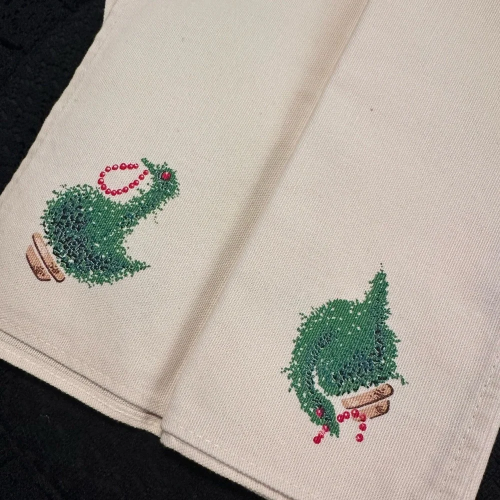 Colonial Williamsburg 17” cloth napkins, set of 2, Holiday Greenery